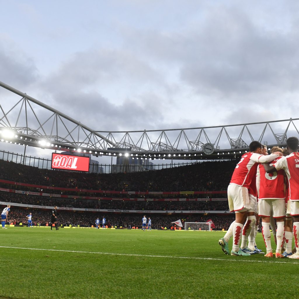 Arsenal rebut kembali puncak klasemen Liga Inggris usai taklukkan Brighton. Foto: X.com/Arsenal