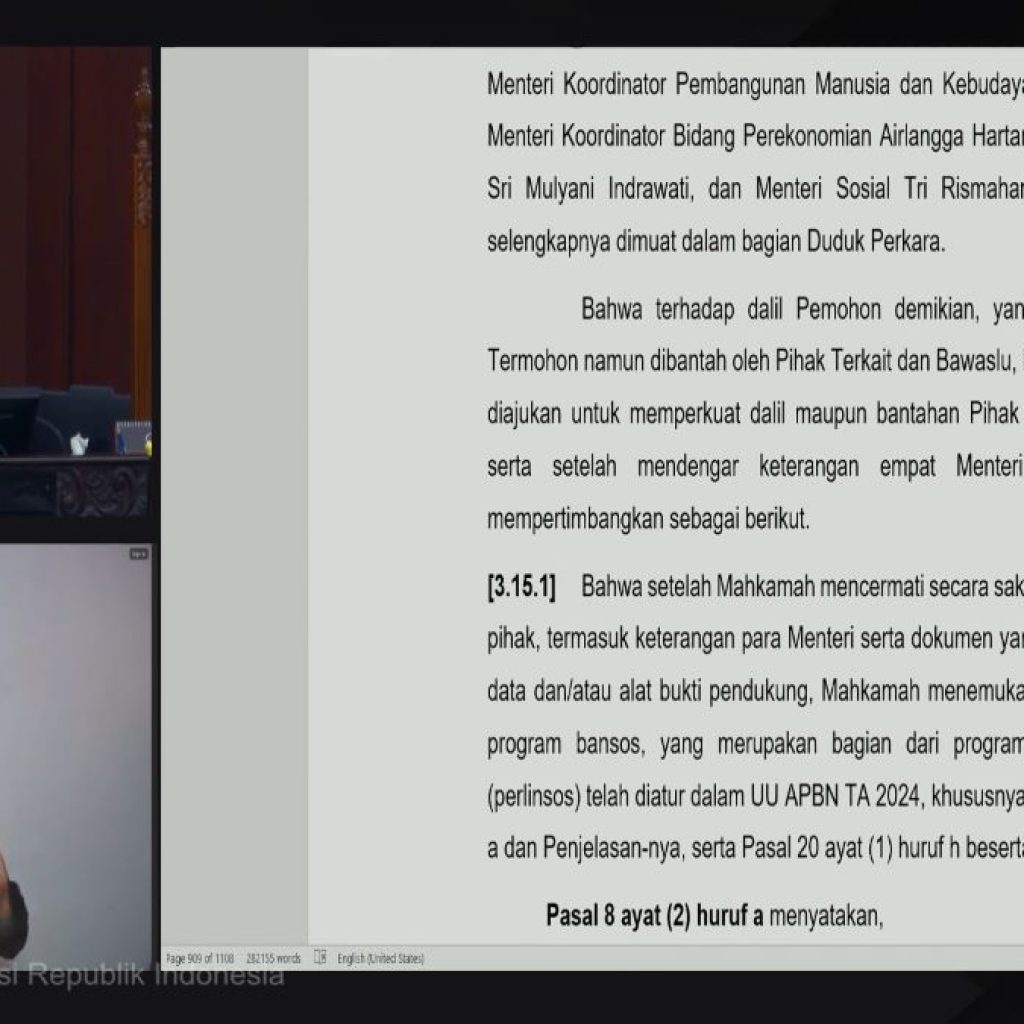 Hakim MK, Arsul Sani saat menyampaikan putusan PHPU Pilpres 2024. Foto: Tangkapan Layar YouTube Mahkamah Konstitusi RI