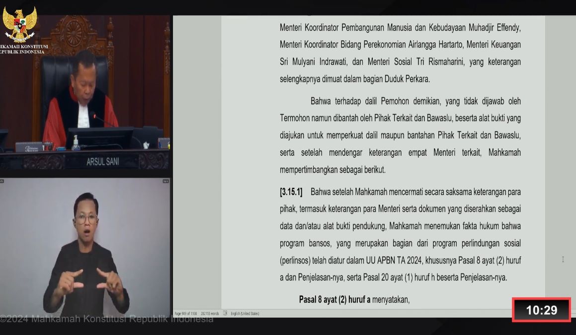 Hakim MK, Arsul Sani saat menyampaikan putusan PHPU Pilpres 2024. Foto: Tangkapan Layar YouTube Mahkamah Konstitusi RI