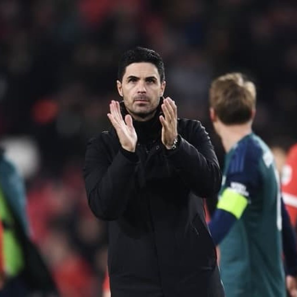 Mikel Arteta lolos dari sanksi setelah beri kritik atas keputusan wasit saat gol Newcastle. Foto: x.com/Arsenal