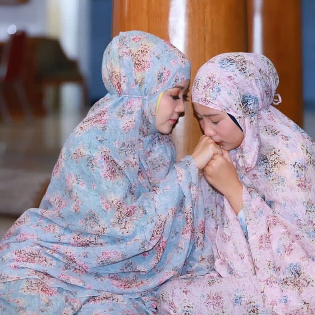 Zara Putri Ridwan Kamil umumkan lepas hijab. Foto: Instagram.com/ataliapr