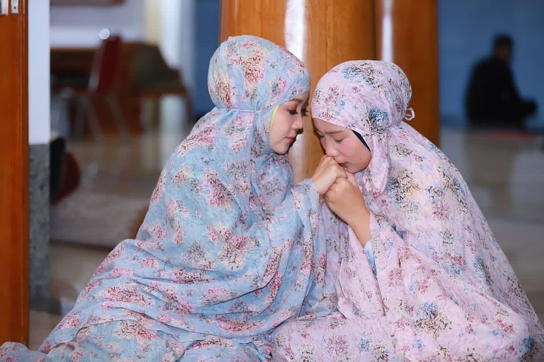 Zara Putri Ridwan Kamil umumkan lepas hijab. Foto: Instagram.com/ataliapr