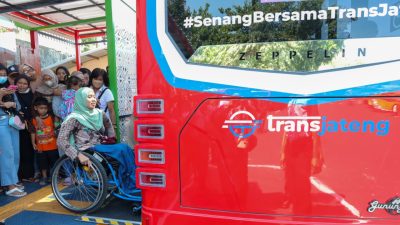 Ramai soal BRT Trans Jateng yang diluncurkan Ganjar Pranowo di tahu 2017. Foto: Laman Pemprov Jawa Tengah