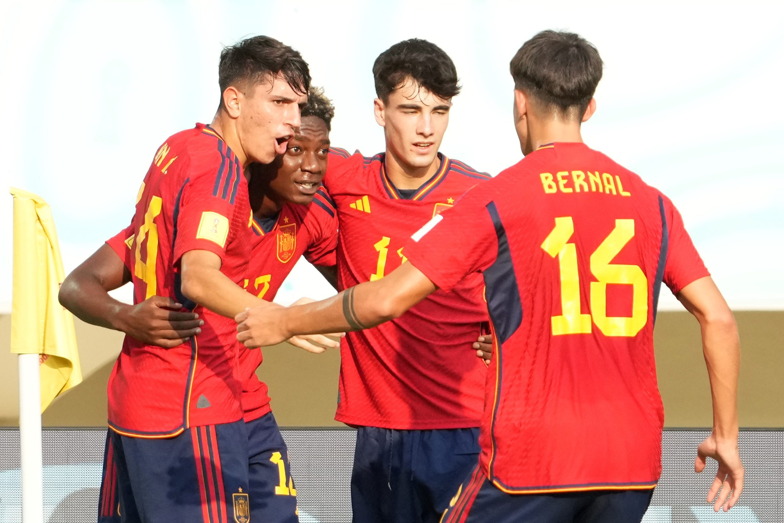 Jadwal lengkap dan daftar negara yang masuk ke babak 16 besar Piala Dunia U-17. Foto: X.com/SEFutbol