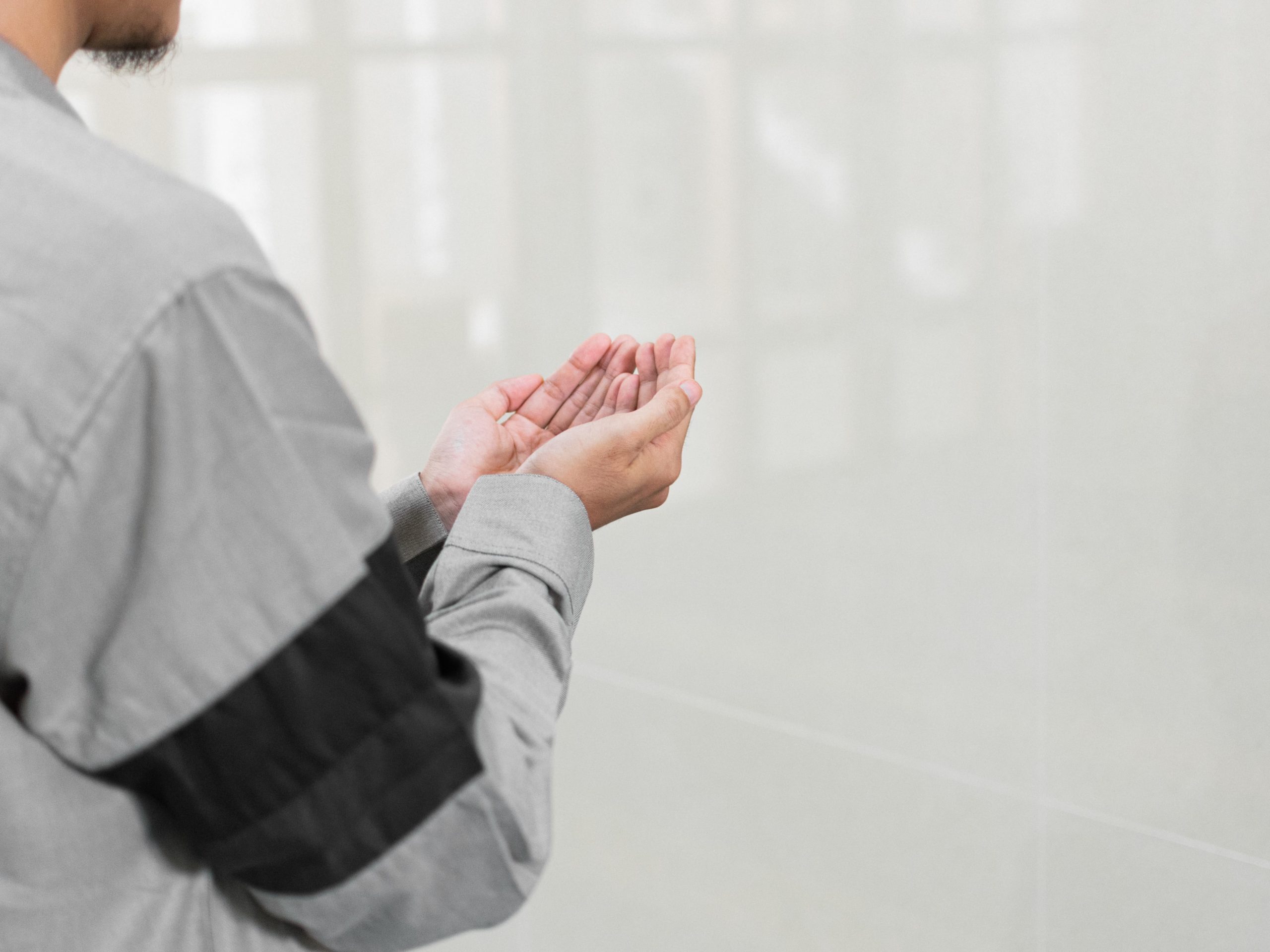 Menteri Agama Yaqut Cholil keluarkan Surat Edaran tentang aksi solidaritas dan doa bersama untuk Palestina. Foto: Unsplash.com/Masjid Pogung Dalangan