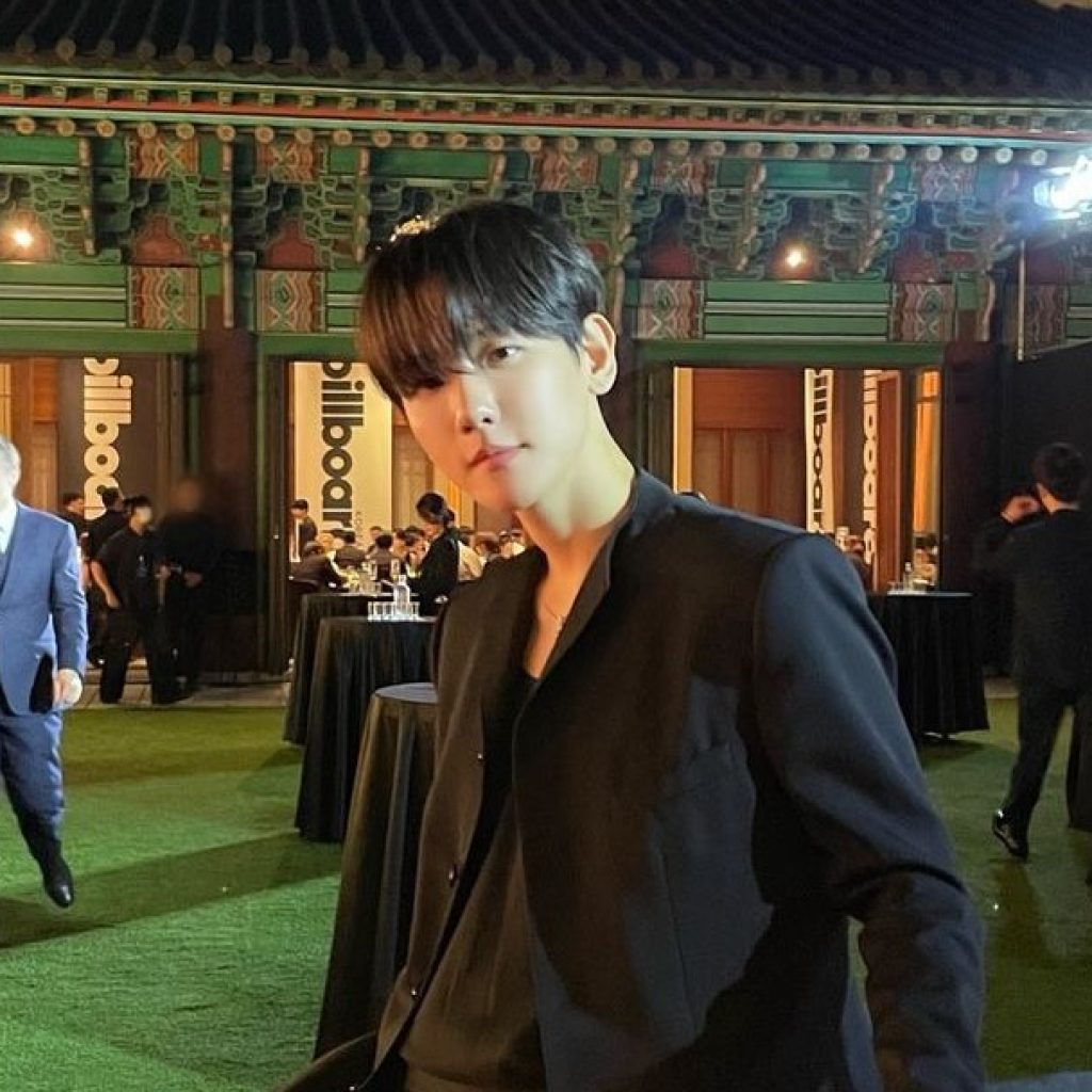 Baekhyun EXO kedapatan merokok di dalam ruangan, INB100 rilis permintaan maaf. Foto: instagram.com/baekhyunee_exo