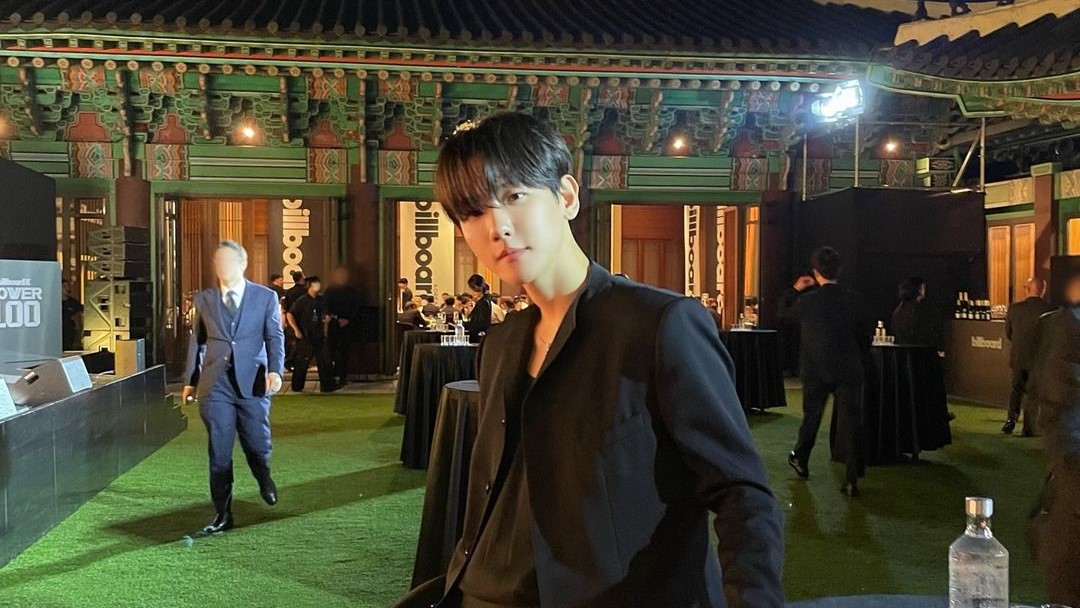 Baekhyun EXO kedapatan merokok di dalam ruangan, INB100 rilis permintaan maaf. Foto: instagram.com/baekhyunee_exo