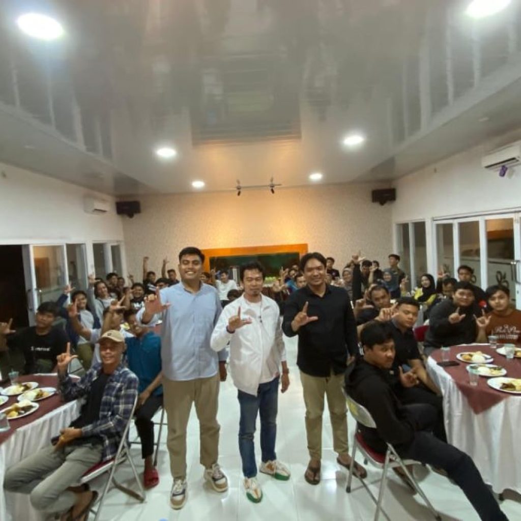 Suasana kegiatan diskusi publik Balamuda Kabupaten Sragen di Dapur Lely Resto dihadiri Ahmad Luthfi melalui daring, Sabtu (21/9/2024). Foto: Istimewa
