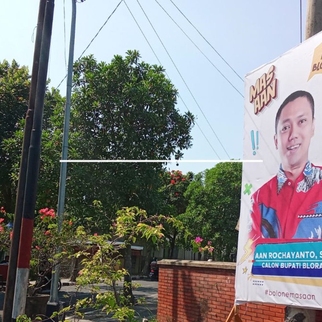 TUTURPEDIA - Baliho Aan Rochayanto Calon Bupati Blora Sudah Tersebar se-Kabupaten, Relawan Jokowi Plat K Beri Penjelasan Begini