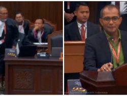 Aksi Bambang Widjojanto Walk Out di Sidang MK saat Eddy Hiariej Bicara Jadi Sorotan