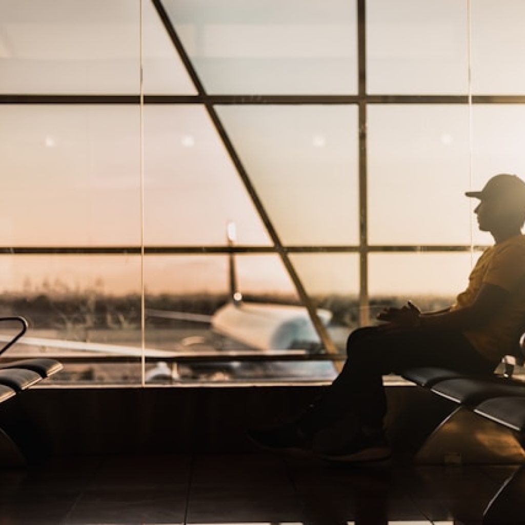 Bandara Sam Ratulangi Manado ditutup sementara. Foto: unsplash.com/marcolopez95