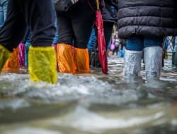 Beberapa Daerah di Yogyakarta Alami Banjir Bandang akibat Hujan Lebat, Masyarakat Diminta Waspada
