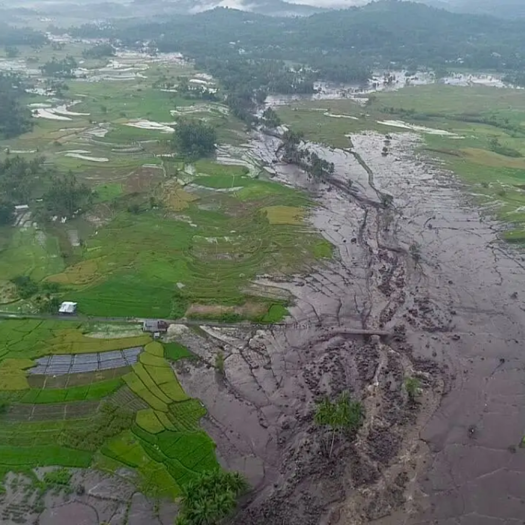 Dilanda Bencana Banjir Bandang dan Aliran Lahar Dingin, Pemkab Tanah Datar Tetapkan Masa Tanggap Darurat selama 14 Hari ke Depan 