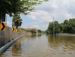 11 Ruas Jalan di Jakarta Terendam Banjir akibat Hujan Lebat, Polisi Lakukan Rekayasa Lalu Lintas