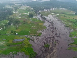 Dilanda Bencana Banjir Bandang dan Aliran Lahar Dingin, Pemkab Tanah Datar Tetapkan Masa Tanggap Darurat selama 14 Hari ke Depan 