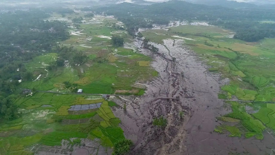 Dilanda Bencana Banjir Bandang dan Aliran Lahar Dingin, Pemkab Tanah Datar Tetapkan Masa Tanggap Darurat selama 14 Hari ke Depan 