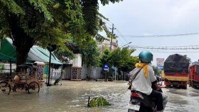 TUTURPEDIA - Intensitas Hujan Tinggi Akibatkan 27 Desa/Kelurahan di Kendal Terendam Banjir, Begini Respons BPBD