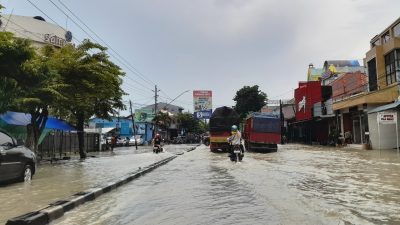TUTURPEDIA - Intensitas Hujan Tinggi Akibatkan 27 Desa/Kelurahan di Kendal Terendam Banjir, Begini Respons BPBD