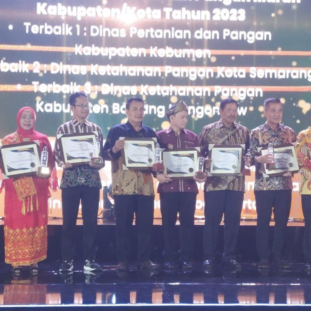 Kota Semarang raih penghargaan di Bapanas Award 2024. Foto: Dok. Pemkot Semarang