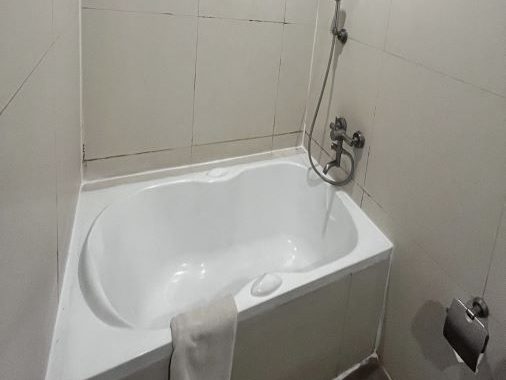 TUTURPEDIA - Profil Oak Tree Emerald Hotel Semarang, Penginapan dengan Konsep Hijau nan Nyaman