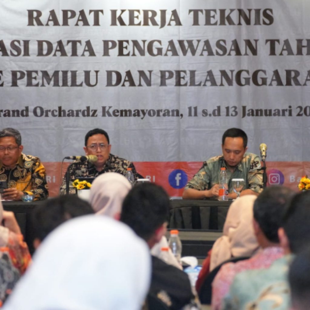 Tim pengawasan Bawaslu mengawasi KPU dalam laporan dana kampanye. Foto: Laman Bawaslu