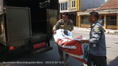 TUTURPEDIA - Memasuki Masa Tenang, Ribuan Satpol PP Turunkan Alat Peraga Kampanye di DKI Jakarta