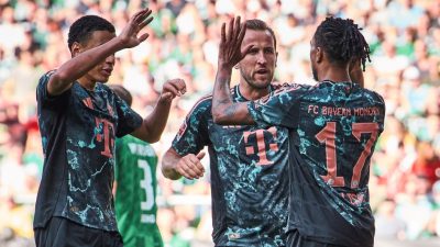Vincent Kompany menantikan perjumpaan Bayern Munchen dan Bayer Leverkusen pada Sabtu (28/9/2024). Foto: x.com/FCBayern