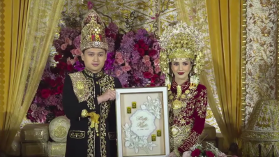 TUTURPEDIA - Bertema Adat Aceh, Beby Tsabina Resmi Menikah dengan Anggota DPR RI Rizki Natakusumah
