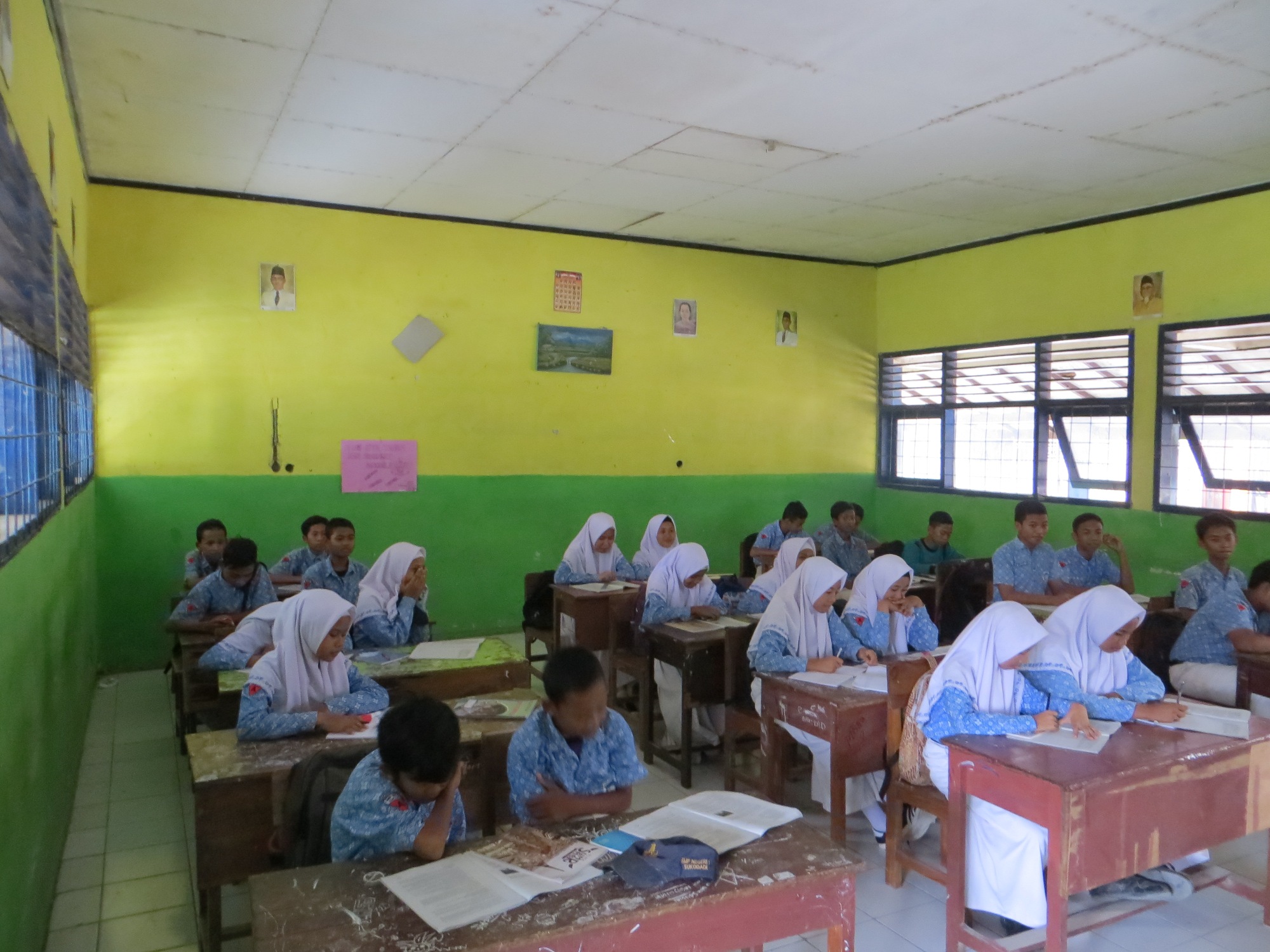 Aktivis HAM dan netizen kecam hukuman penggundulan terhadap belasan siswi di Lamongan. Foto: sekolah.data.kemdikbud.go.id