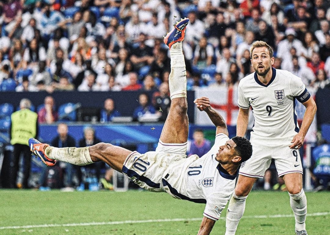 Jude Bellingham cetak gol di laga Euro 2024 Inggris vs Slovakia. Foto: instagram.com/soccerbible