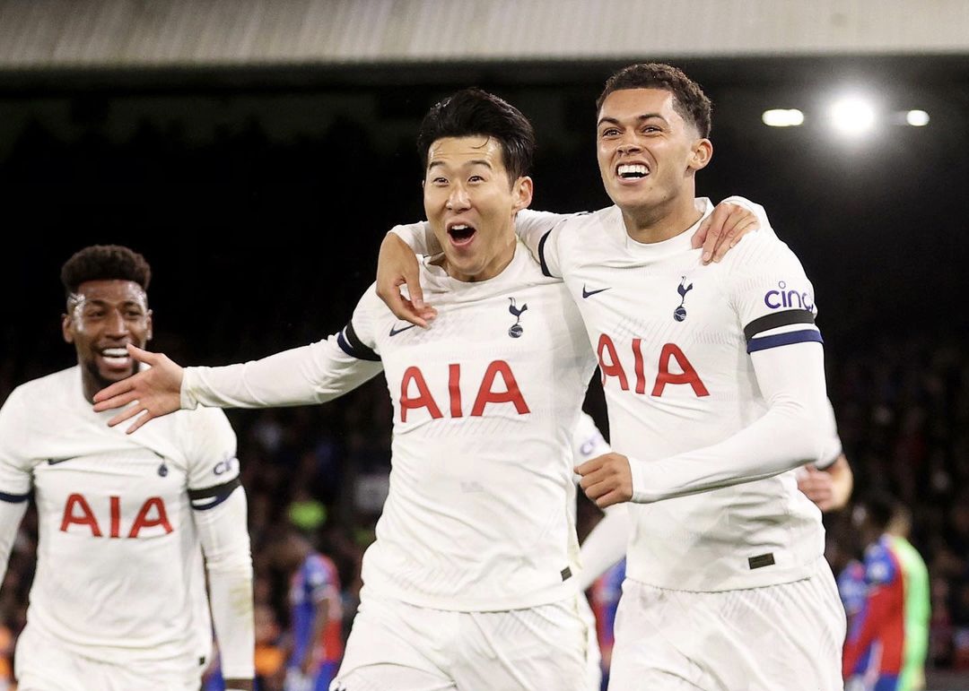 Tottenham kokoh di puncak klasemen Liga Inggris. Foto: Instagram.com/spursofficial