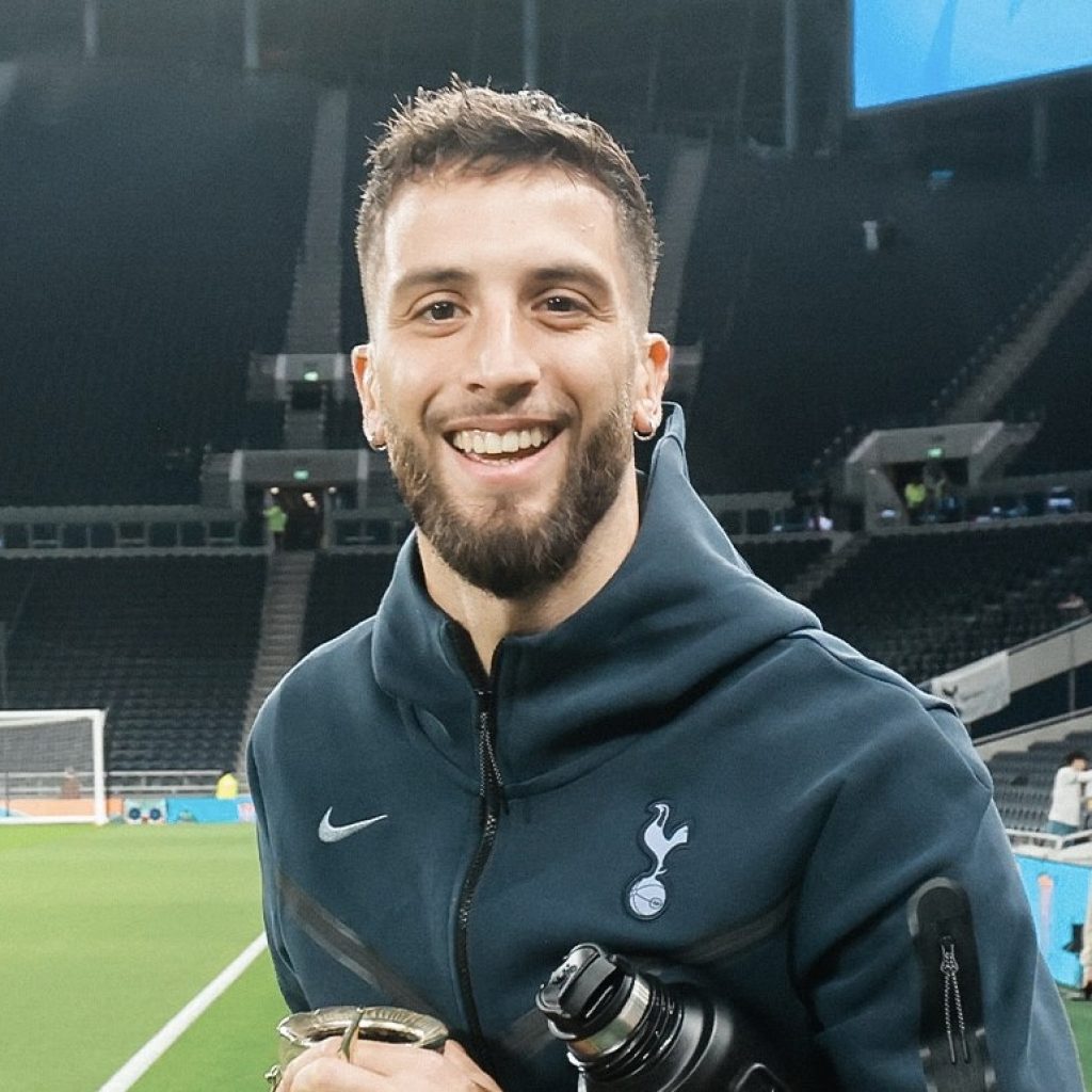 Rodrigo Bentancur terancam dapat skors 6-12 pertandingan. Foto: x.com/SpursOfficial