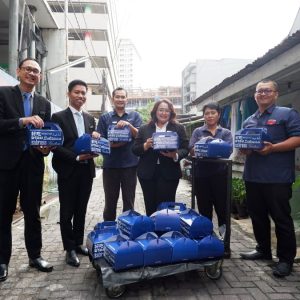 Penutup Kegiatan Berlian Ramadan, ASTON Inn Pandanaran Semarang Bagikan Hantaran ke Warga Sekitar Hotel