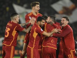 Bermain dengan 9 Pemain, Napoli Pasrah Ditekuk AS Roma