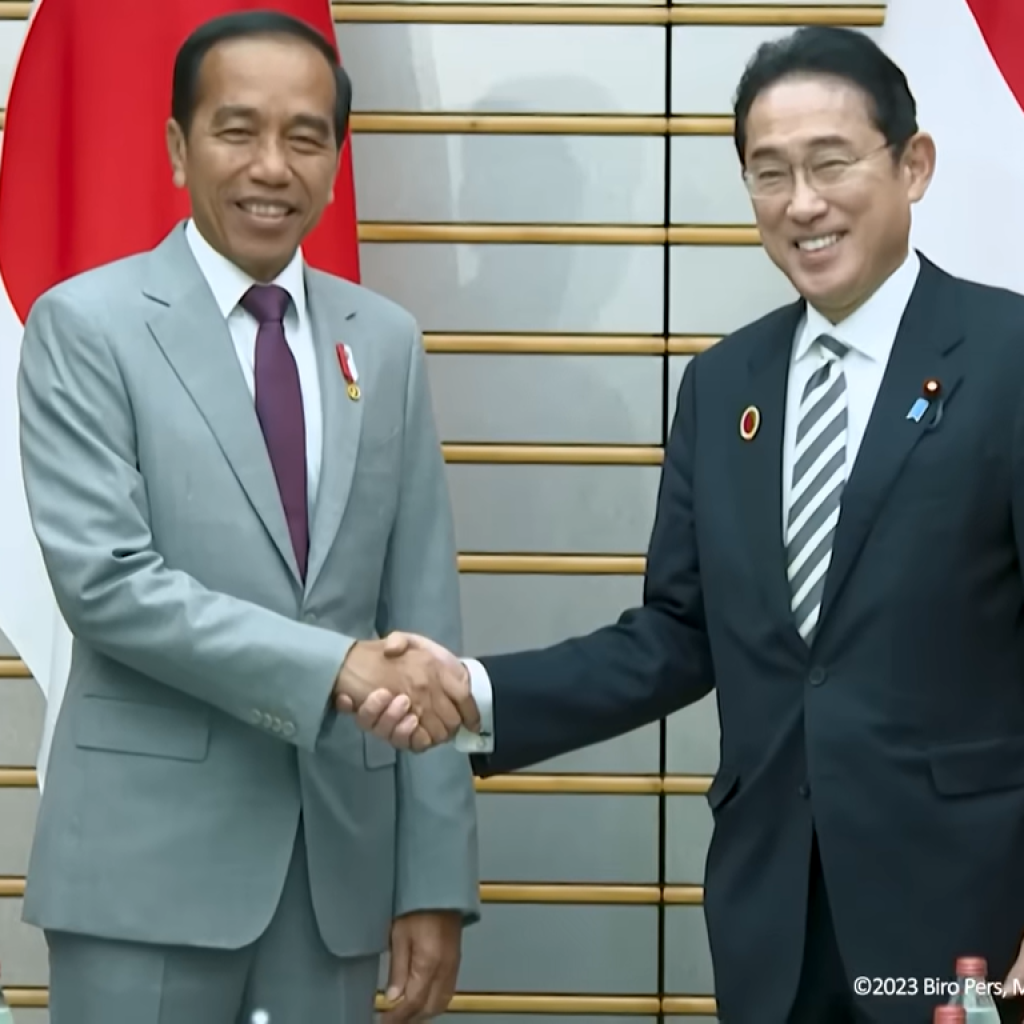 Jokowi bahas kerja sama Indonesia-Jepang saat bertemu dengan PM Kishida. Foto: Tangkapan layar YouTube Sekretariat Presiden
