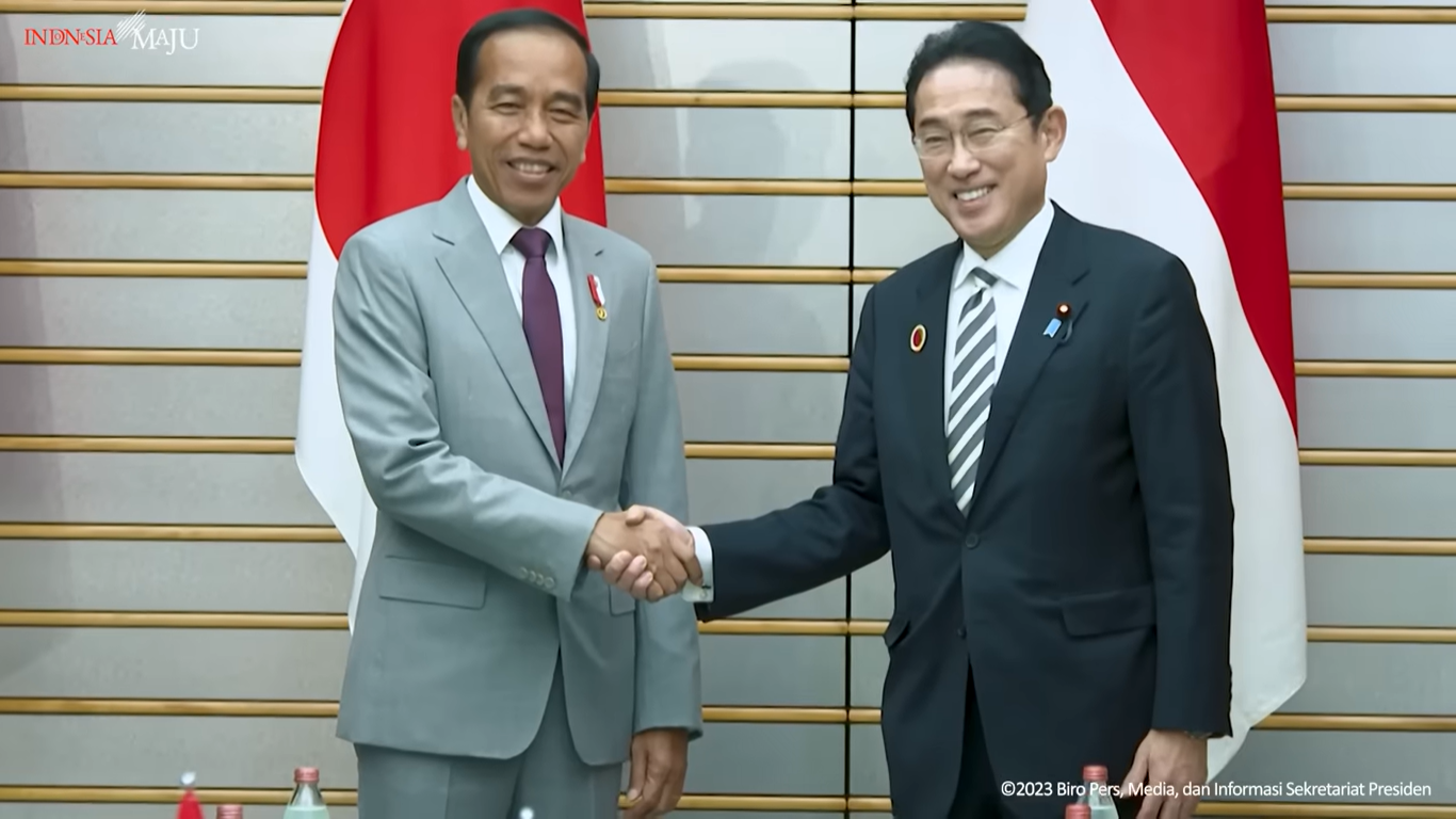 Jokowi bahas kerja sama Indonesia-Jepang saat bertemu dengan PM Kishida. Foto: Tangkapan layar YouTube Sekretariat Presiden