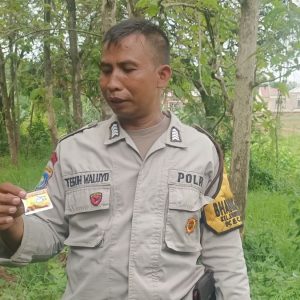 Lakukan Sidak di Eks Lapangan golf, Bhabinkamtibmas Temukan Bungkus Obat Kuat Dewasa