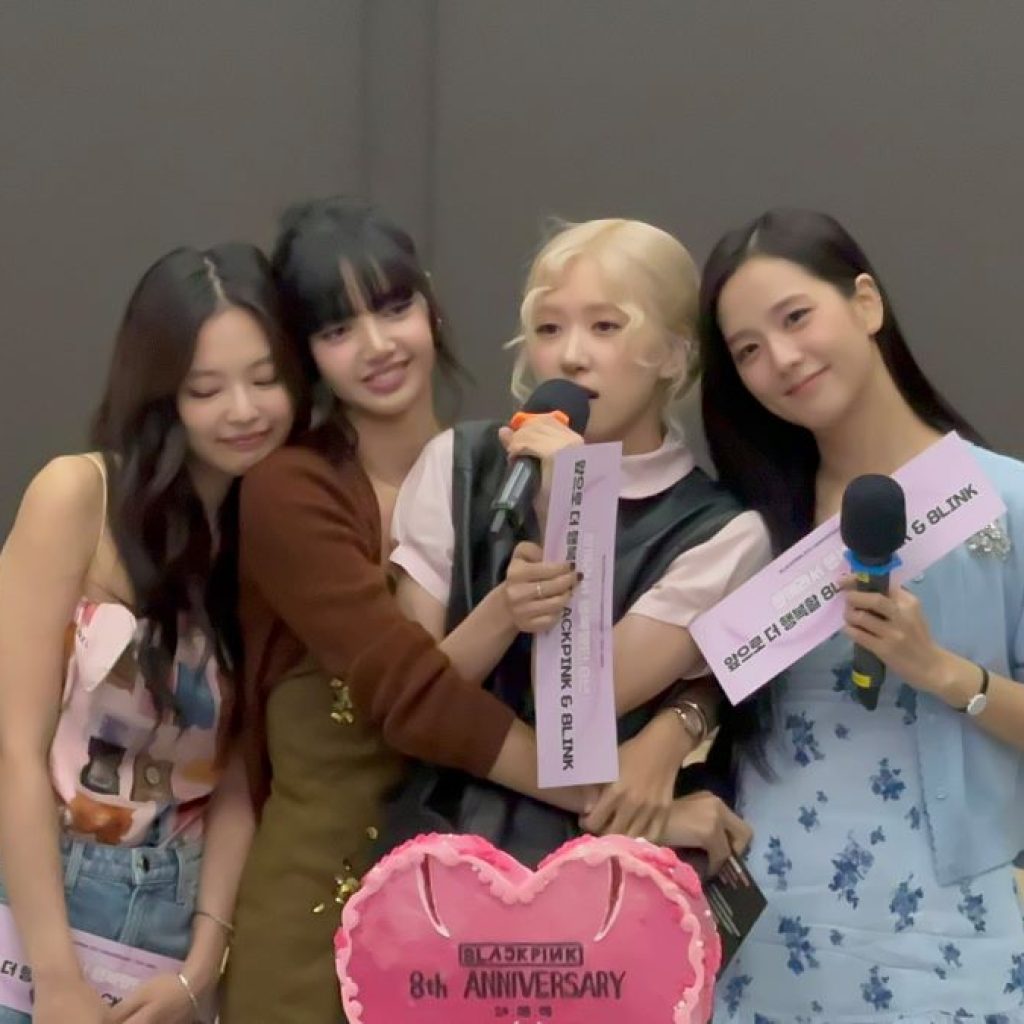 BLACKPINK berulang tahun ke-8. Foto: x.com/BLACKPINKGLOBAL
