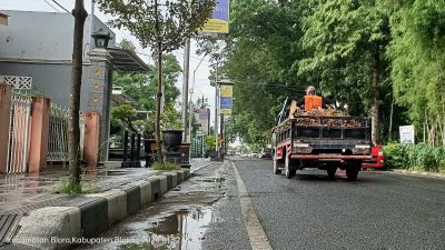Jelang Kedatangan Jokowi, Blora Diguyur Hujan dan Pasar Medang Terbakar