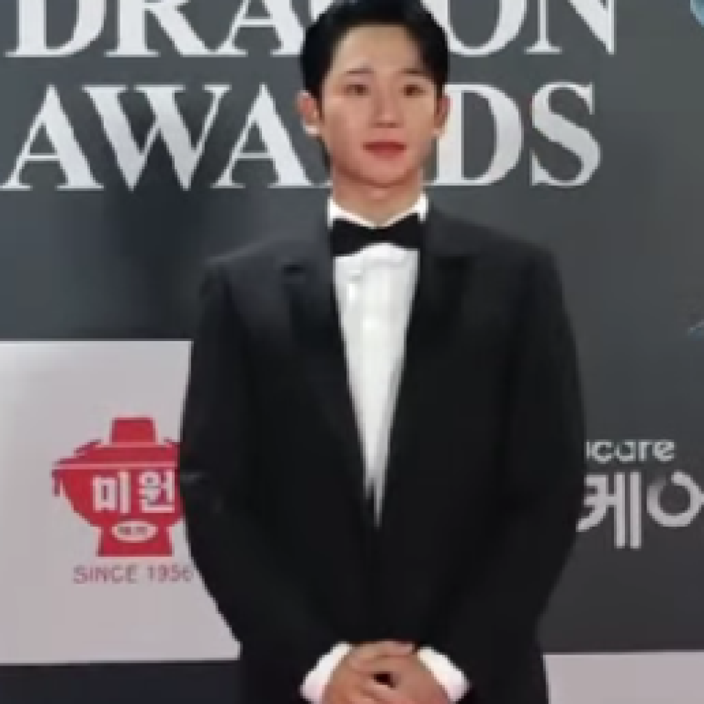 Daftar pemenang Blue Dragon Film Awards 2024. Foto: instagram.com/bluedragonawards