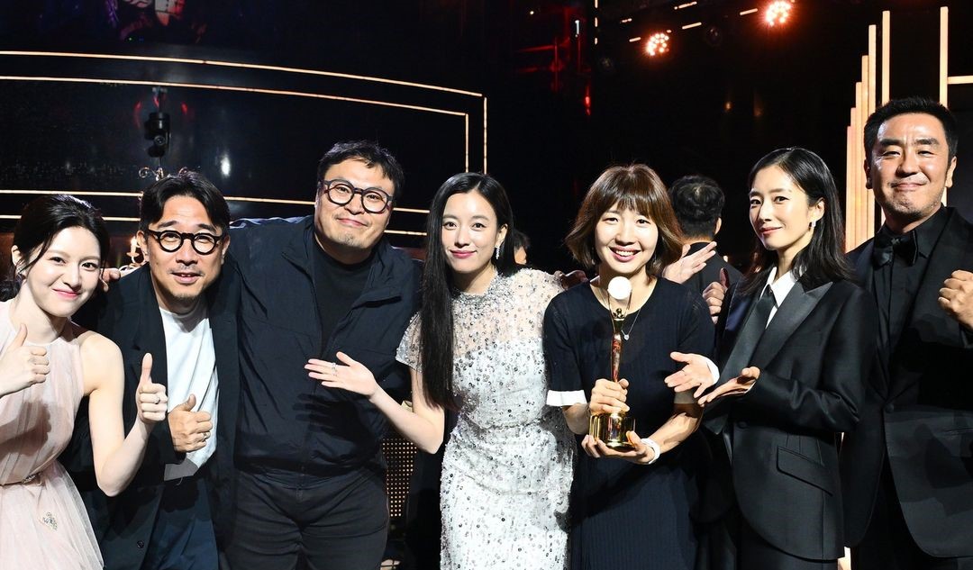 Daftar pemenang Blue Dragon Series Awards 2024. Foto: instagram.com/bluedragonawards