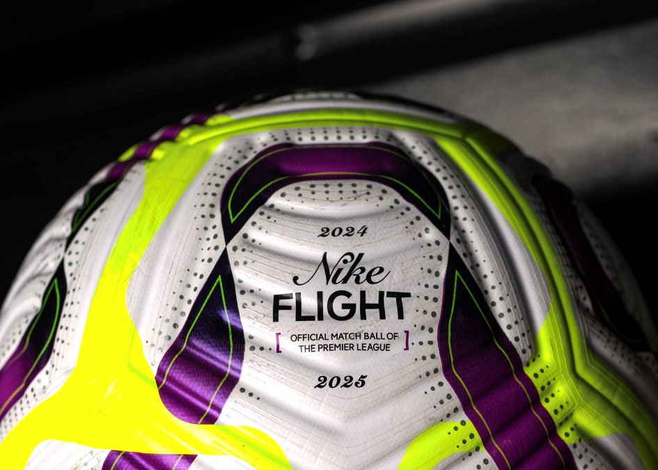 Nike rilis bola resmi Liga Inggris 2024/25, Nike Flight. Foto: x.com/stehalliwell_