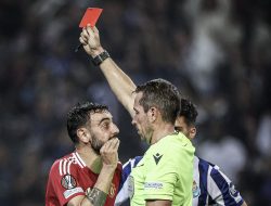 Liga Europa: Bruno Fernandes Kartu Merah Lagi, Maguire Bikin MU Batal Kalah