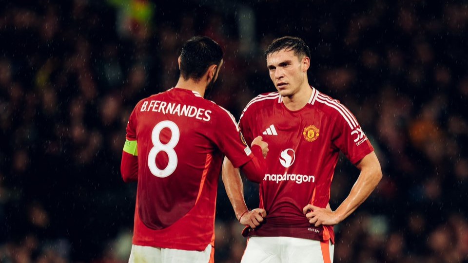 Legenda sepak bola, Marco van Basten sebut 3 nama pemain yang bagus di Manchester United. Foto: x.com/ManUtd