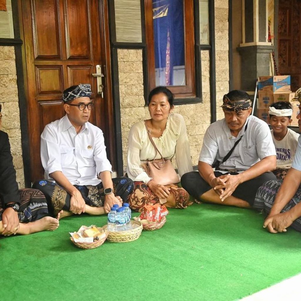 Menteri Perhubungan Budi Karya Sumadi menyampaikan bahwa pihaknya membebastugaskan Direktur STIP. Foto: instagram.com/budikaryas