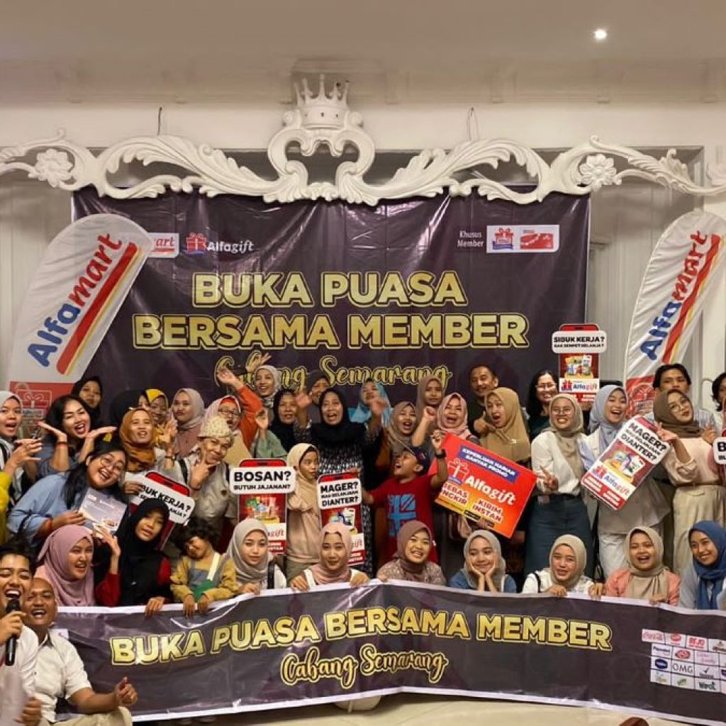Alfamart mengajak member loyal Alfamart dan Alfagift buka puasa bersama di 34 Kota. Foto: Dok. Alfamart