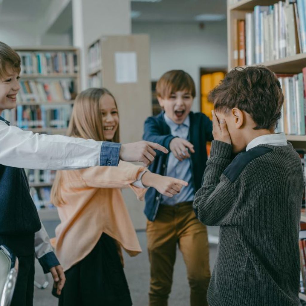 Korban bullying di SMA Binus School Serpong minta perlindungan ke LPSK. Foto: pexels.com/mikhail-nilov
