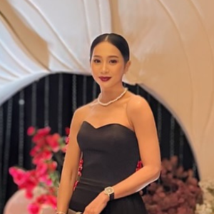 Bunga Zainal Menangis saat Ceritakan Jadi Korban Penipuan hingga Miliaran oleh Sahabat 