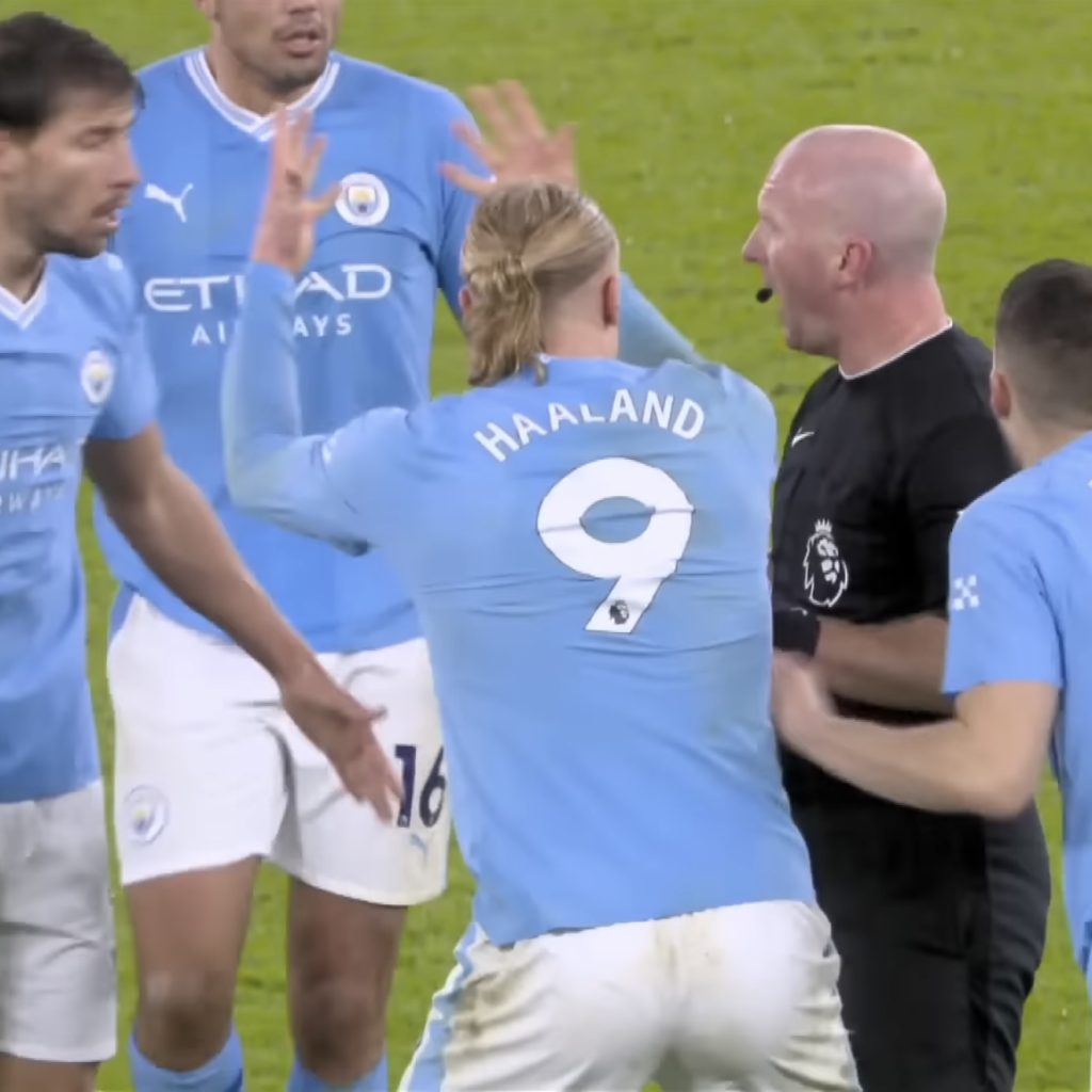 Buntut amukan pemain di lapangan, Manchester City kena denda. Foto; Tangkapan layar YouTube Man City