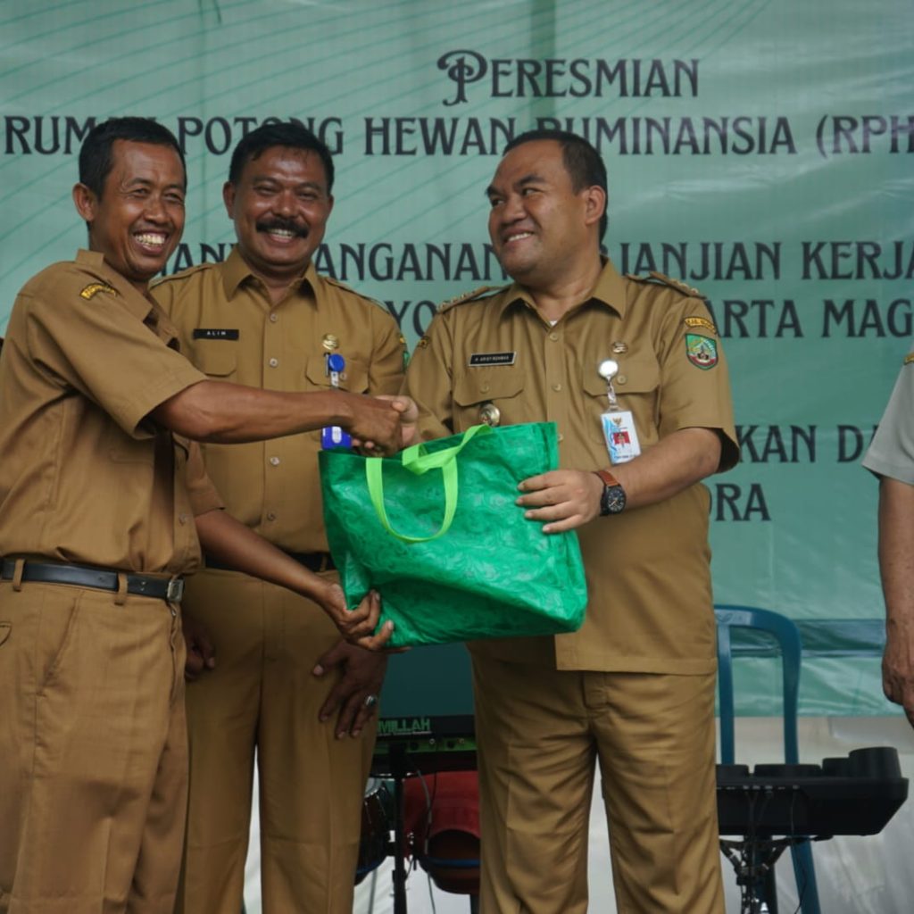 Bupati Blora luncurkan Gerakan Pengembangan Buah Organik Nusantara. Foto: Humas Pemkab Blora